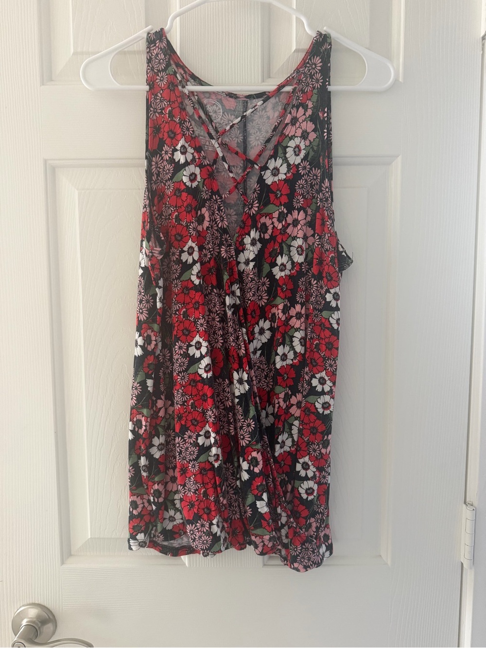 Maurices Floral Crisscross Red Sleeveless Tank Top, Size M